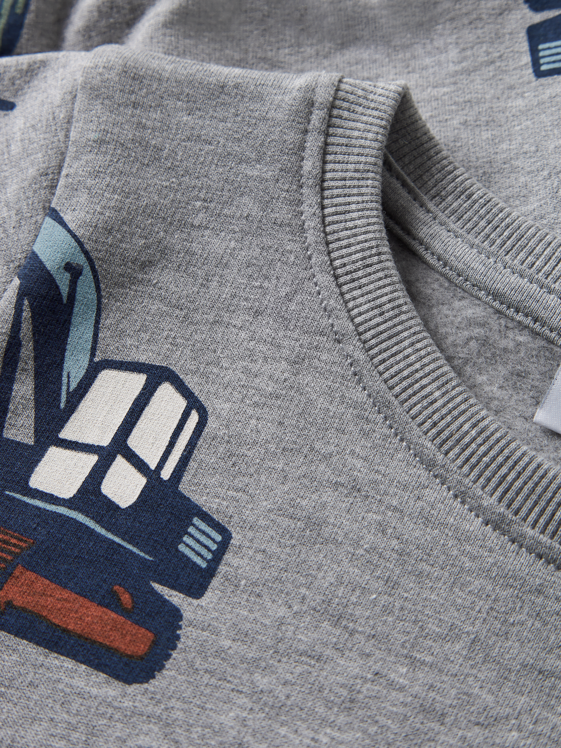 model_shot-front_full